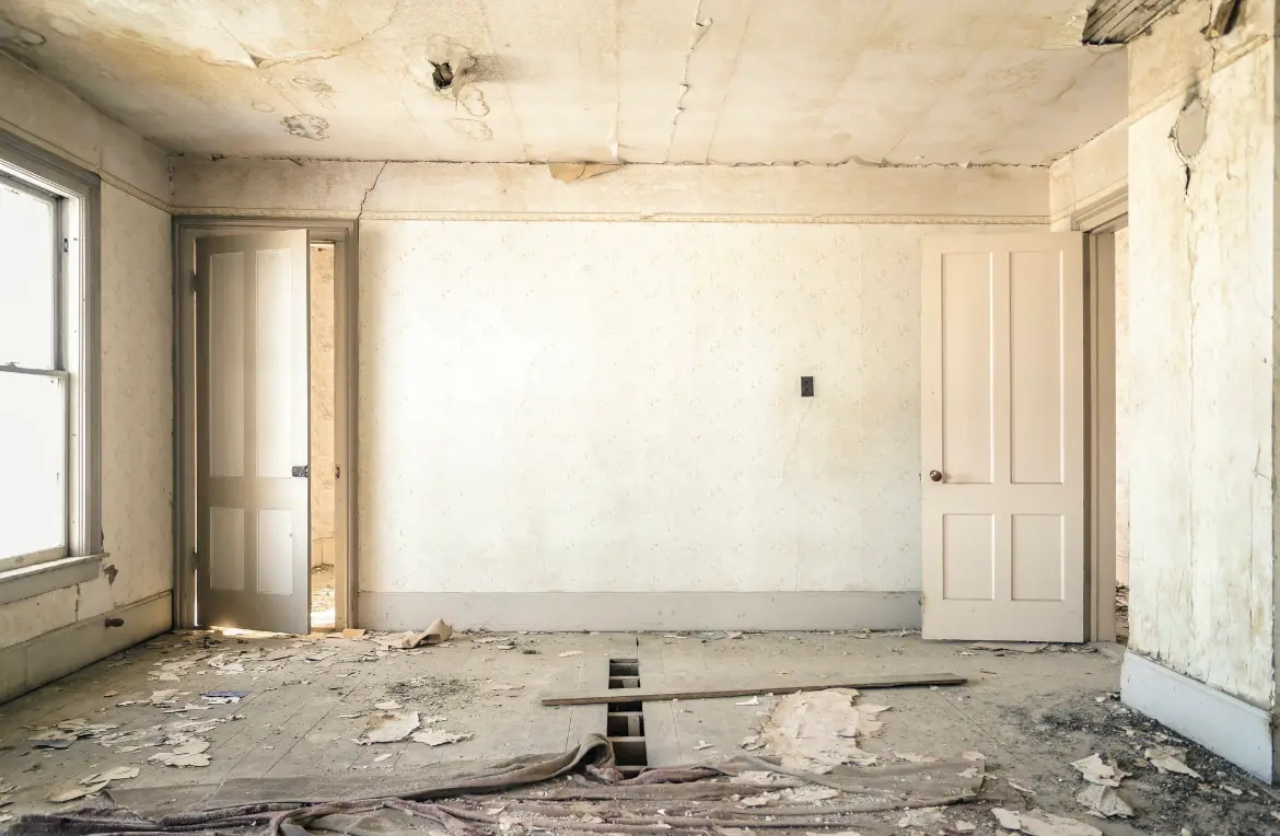 Waste disposal crew managing a cleanout project in Sandwich